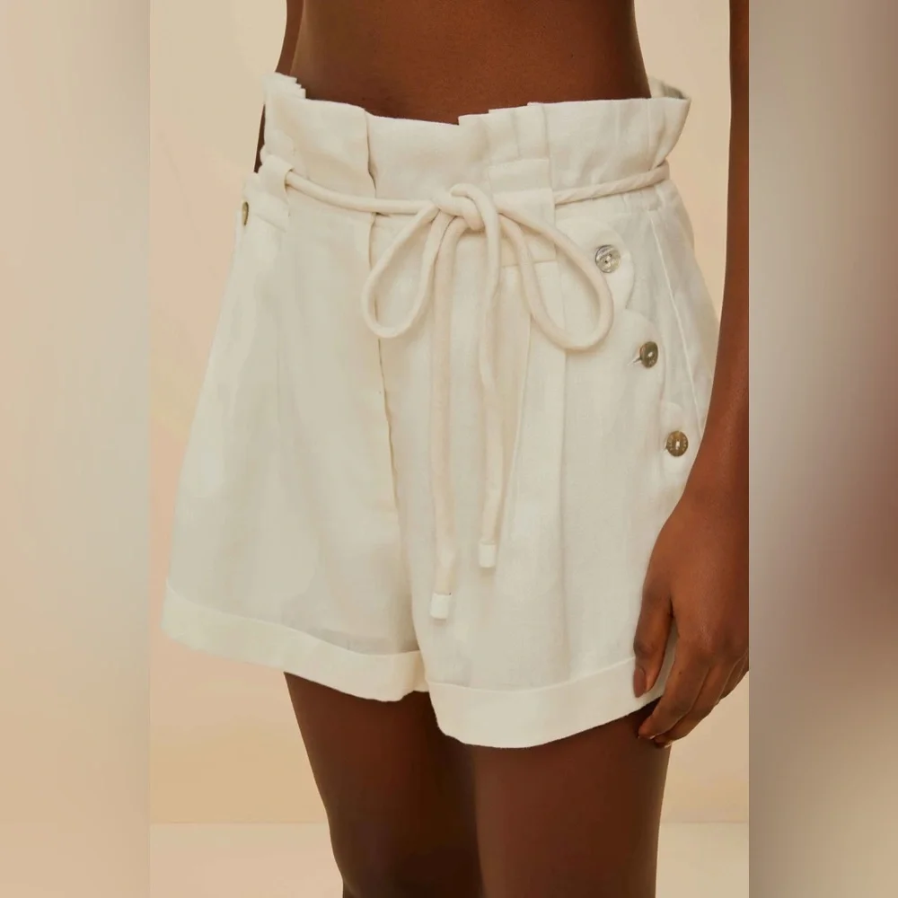 Farm Rio: Off-White Wavy Pockets Premium Linen Shorts - Picture 5 of 11